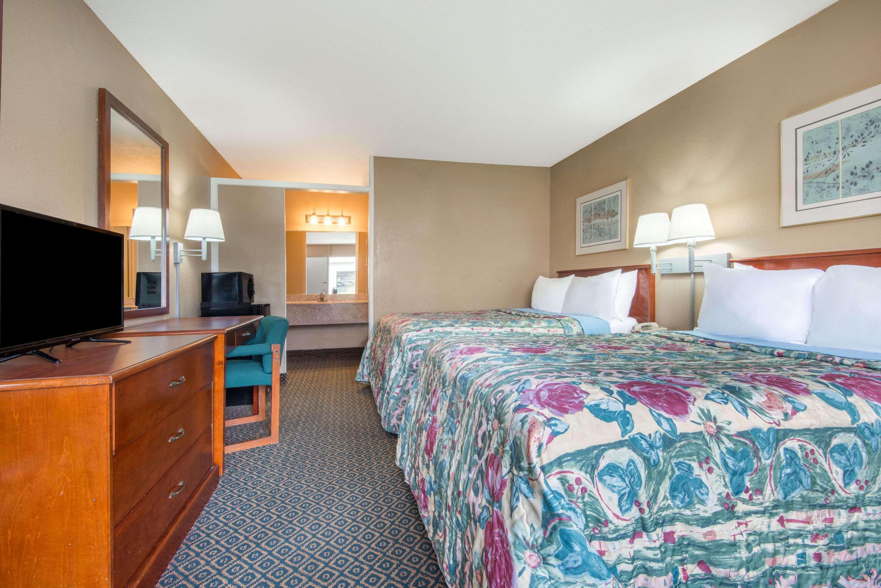 Days Inn By Wyndham Clanton Al Kültér fotó