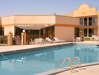 Days Inn By Wyndham Clanton Al Kültér fotó