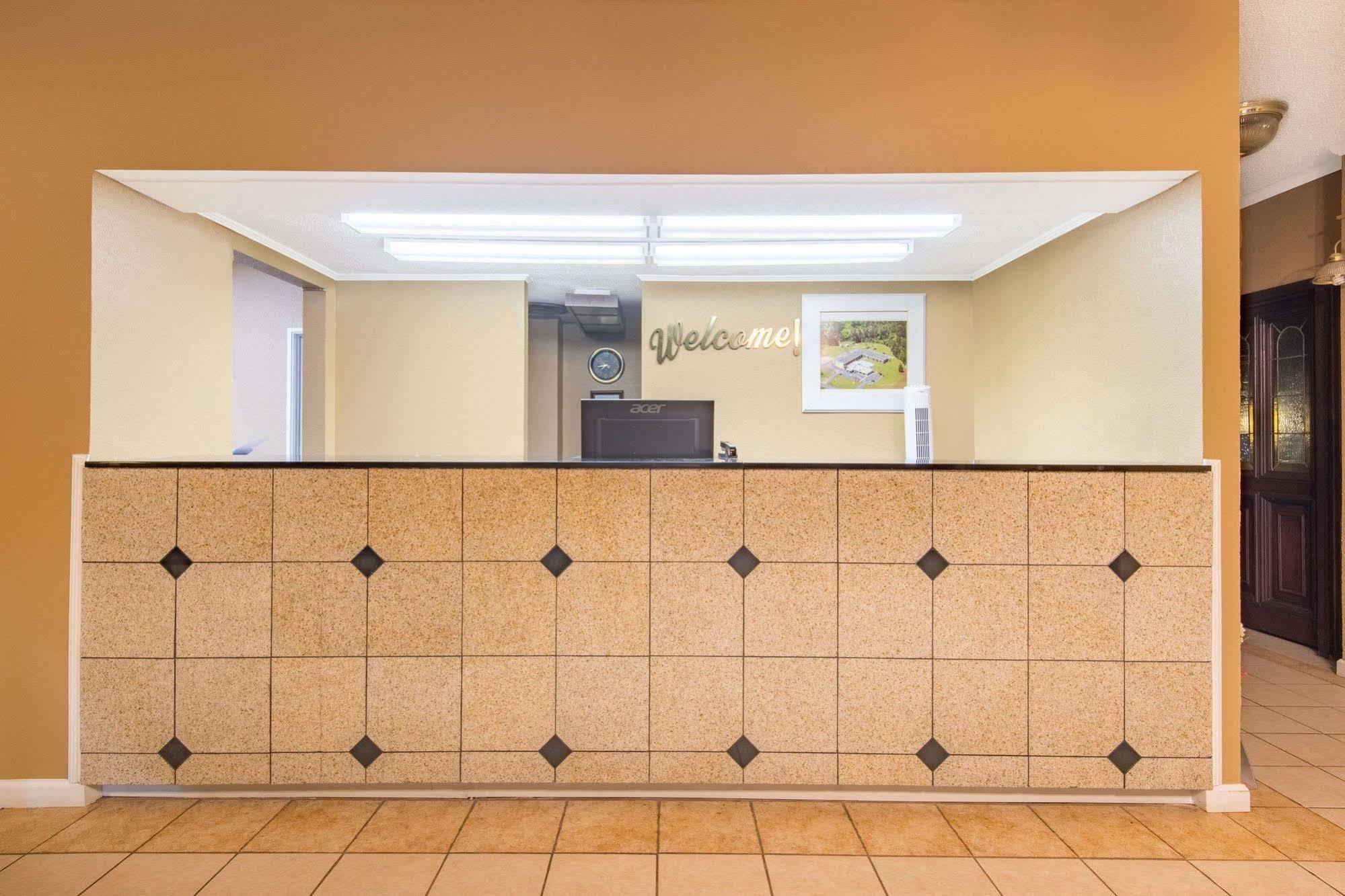 Days Inn By Wyndham Clanton Al Kültér fotó